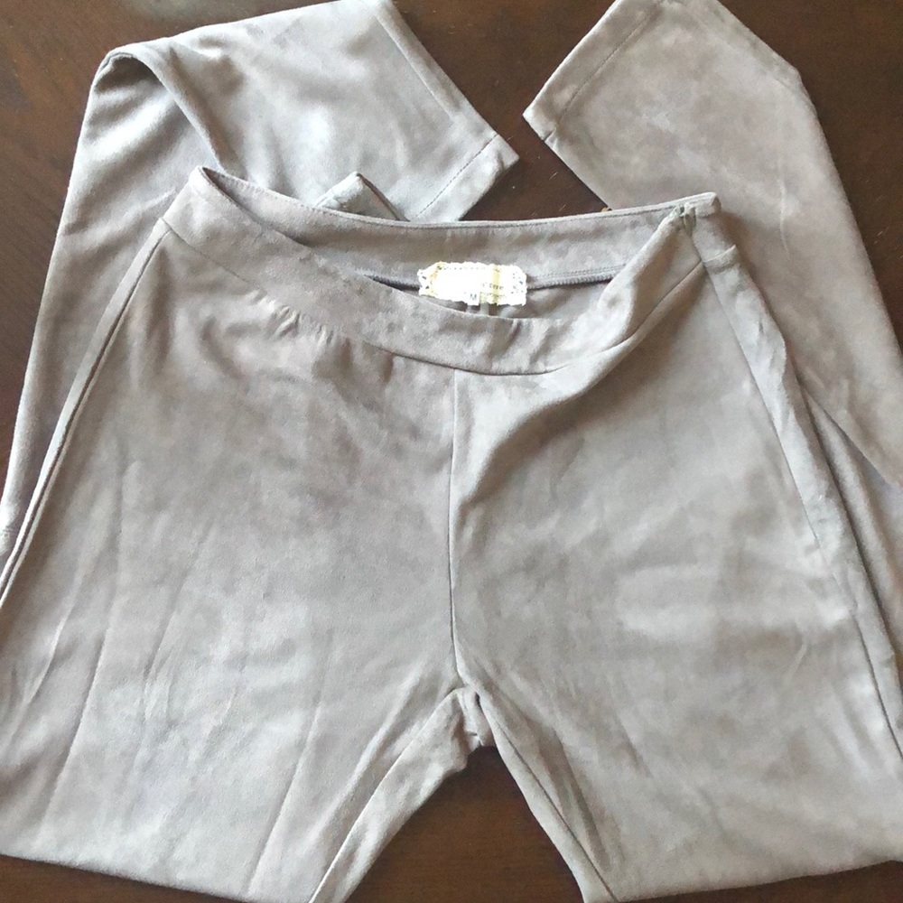 A’reve tan suede skinny leggings, Sz M, NEVER WORN
